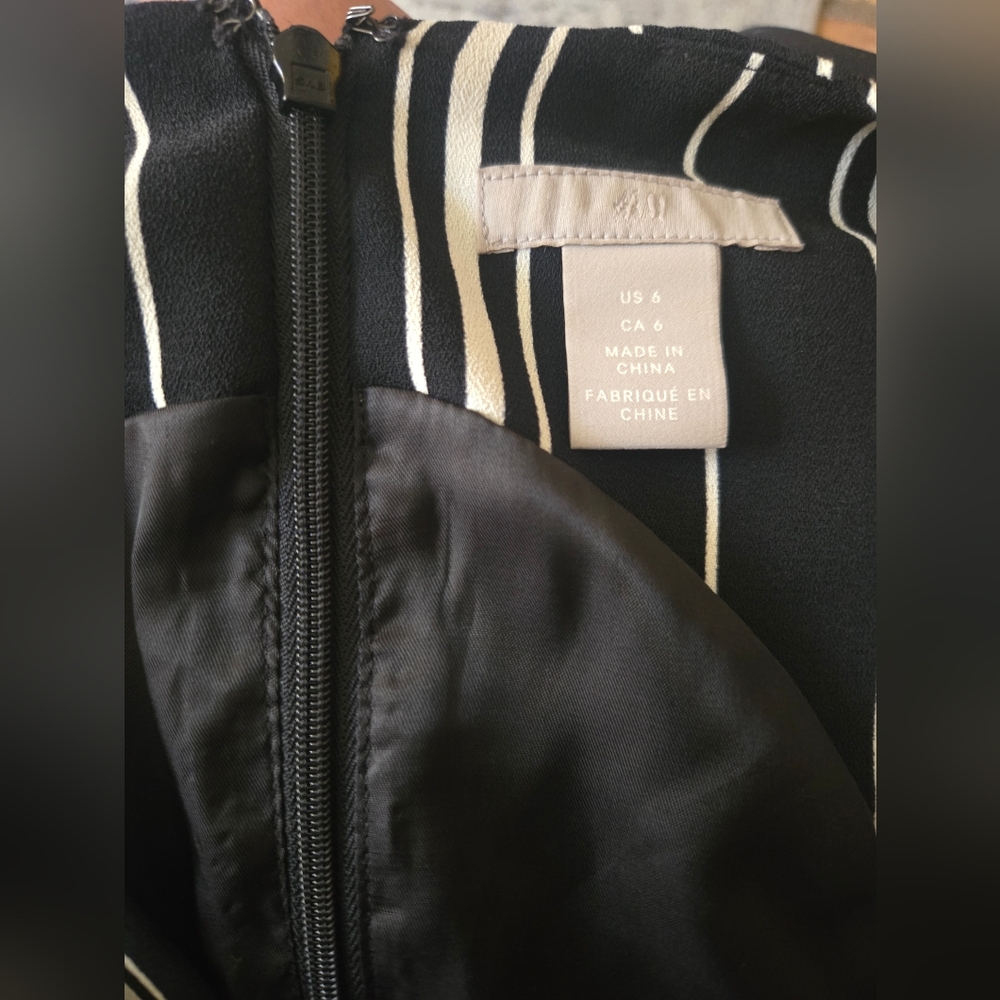 H&M Black and White Striped Jumpsuit, Size 6 - Picture 4 of 4